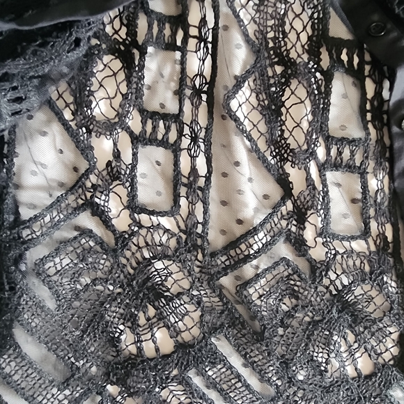 ZARA Black lace buttoned blouse XL - Picture 4 of 4